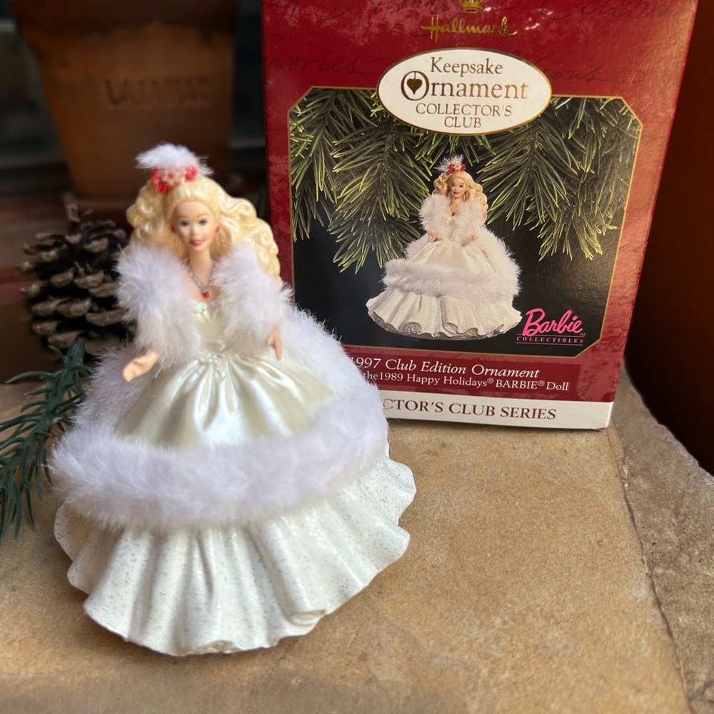 Hallmark Holiday Barbie Collectors Club Keepsake Ornament New in Box